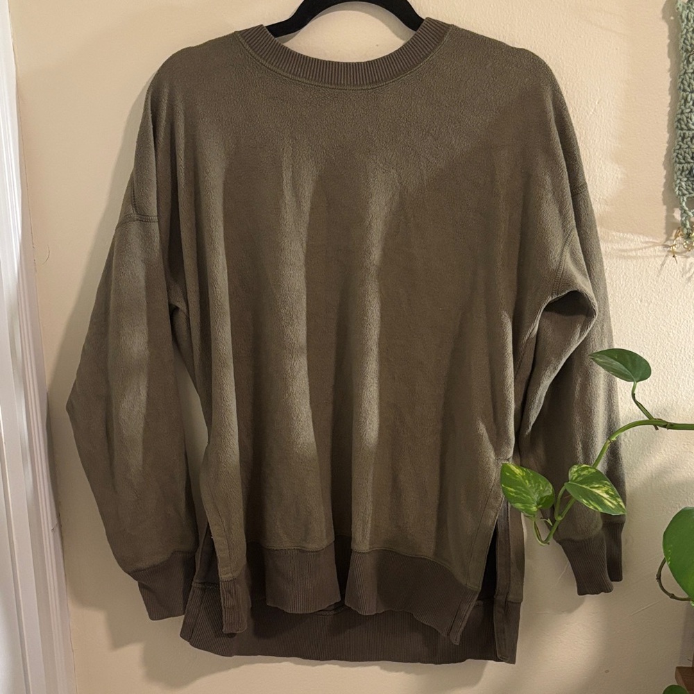 Aerie oversized green crew neck fuzzy sweater